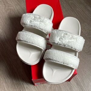 Women’s Nike sandals